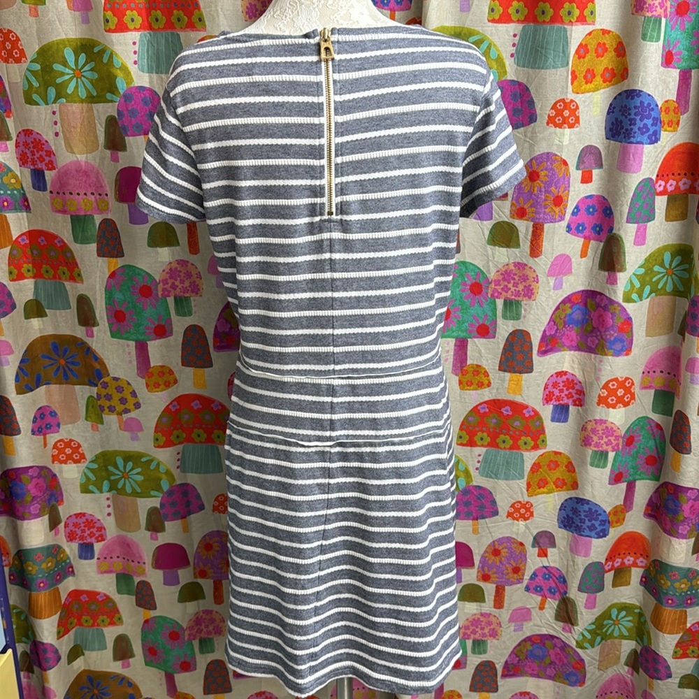 STS Sail to Sable Short Sleeve Zip Back Dress. Medium - Picture 4 of 8